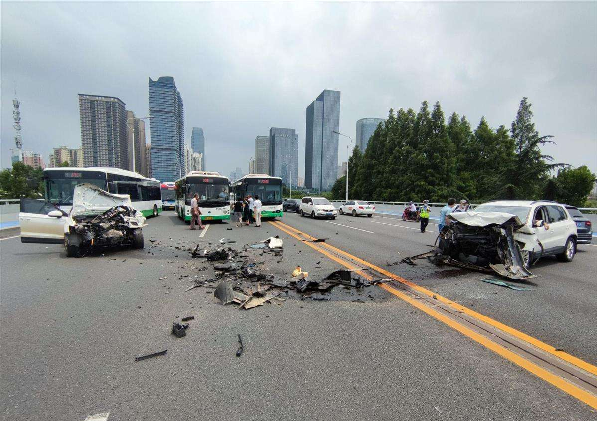 90后美女入殓师李淑萍：从不主动和人握手，一天只能缝合一具遗体