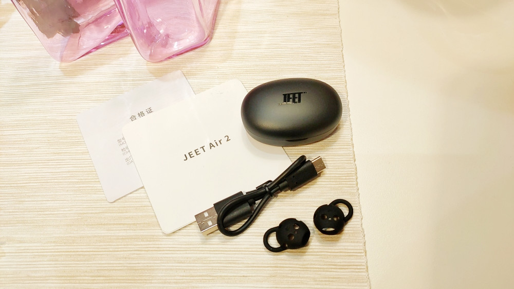 身材小巧 音质出众：JEET Air2真无线蓝牙耳机体验