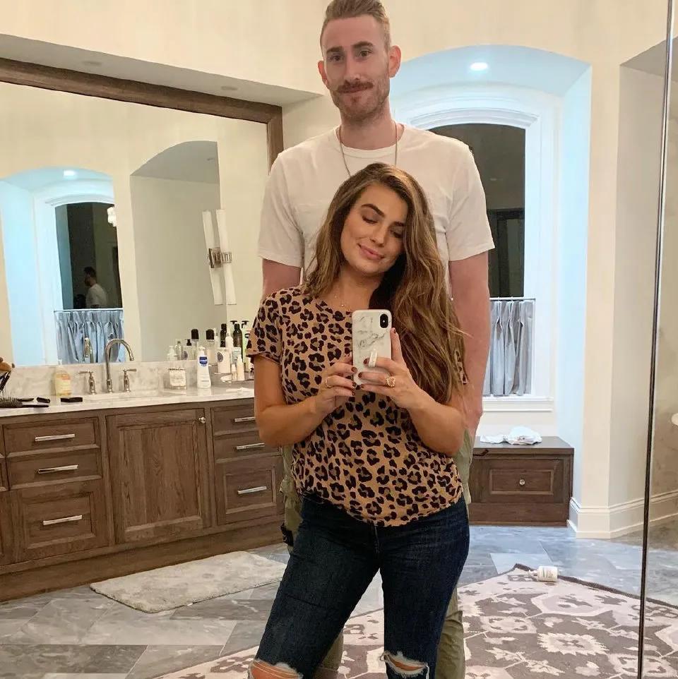 NBA球星的老婆们(NBA球星和他们的漂亮老婆)