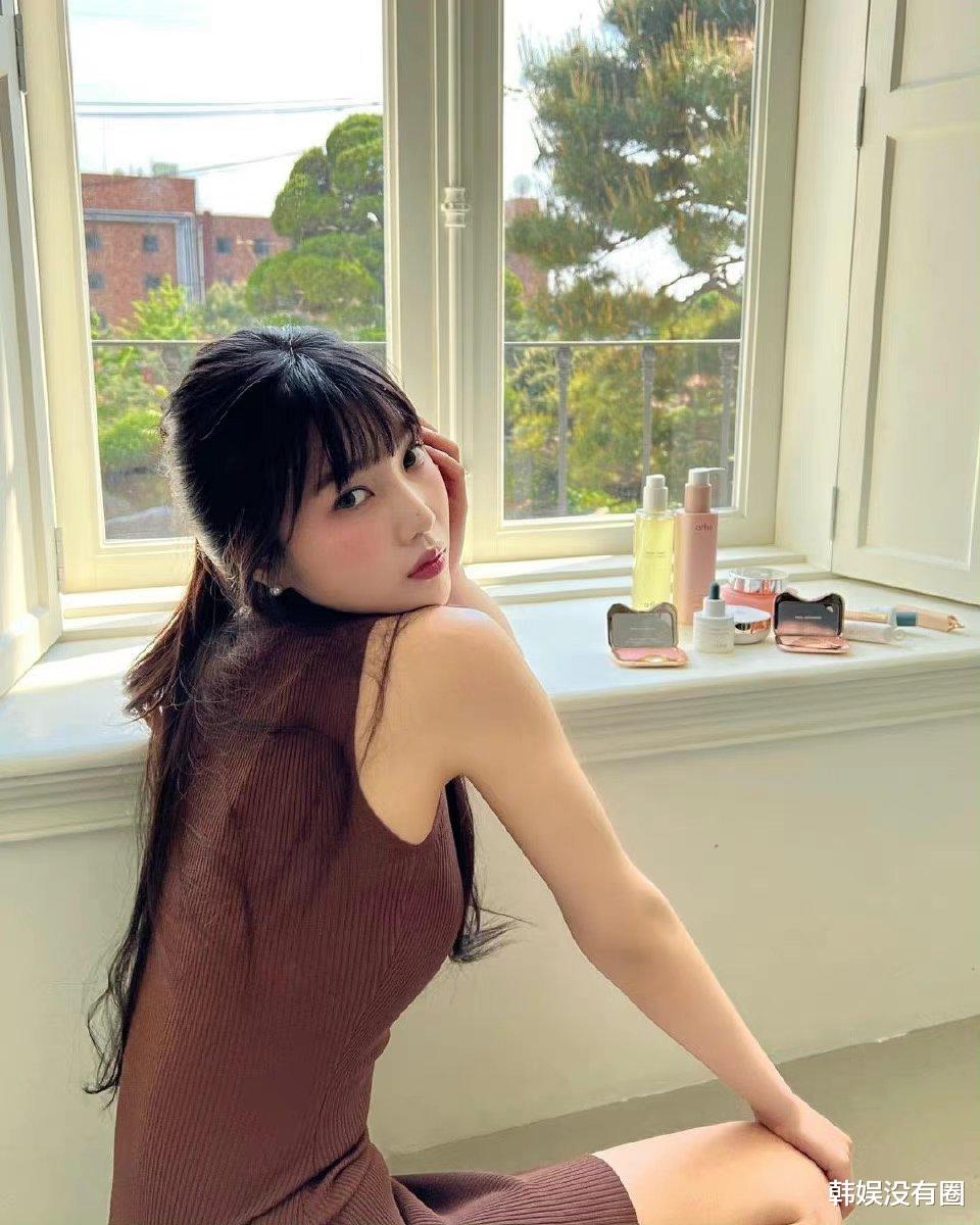 性感炸弹joy朴秀荣晒素颜私照变身邻家女孩清纯美爆发