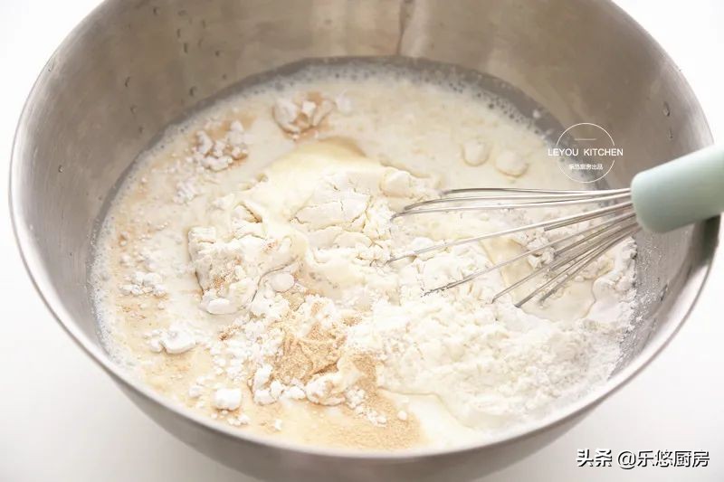 懒人米糕做法，香甜绵软，搅一搅面糊就能蒸，注意一点，轻松脱模