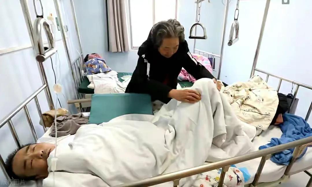 父母去世后,子女会不会伤心难过?三个过来人说出内心话