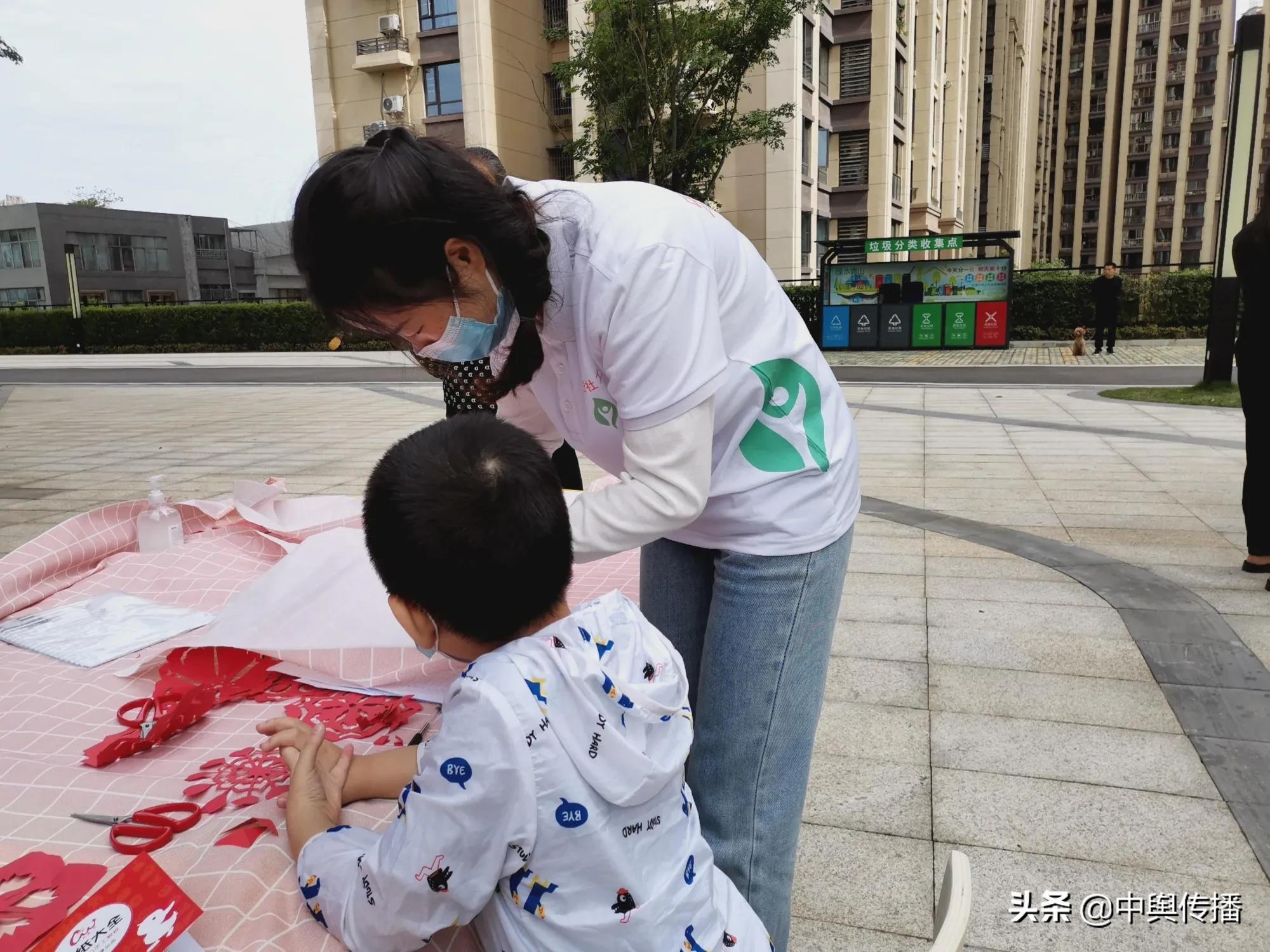 基层服务齐参与 温馨和谐庆五一