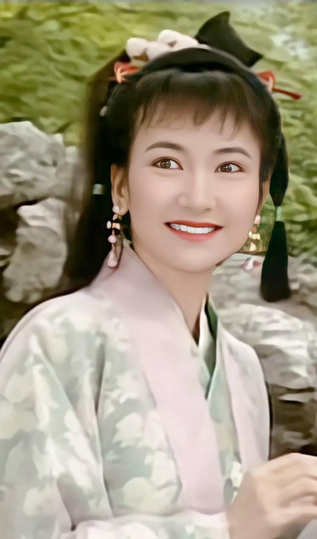 陈美琪版的小青太美，太可爱了