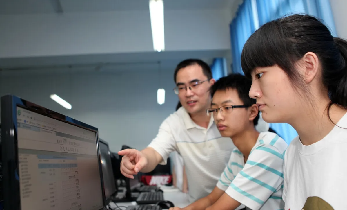 高考成绩出来之后，文科生报考什么专业好，这些专业就业前景好