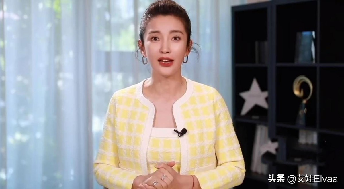 李冰冰成香港回归晚会大赢家，穿套装美成央视脸，新造型彻底封神