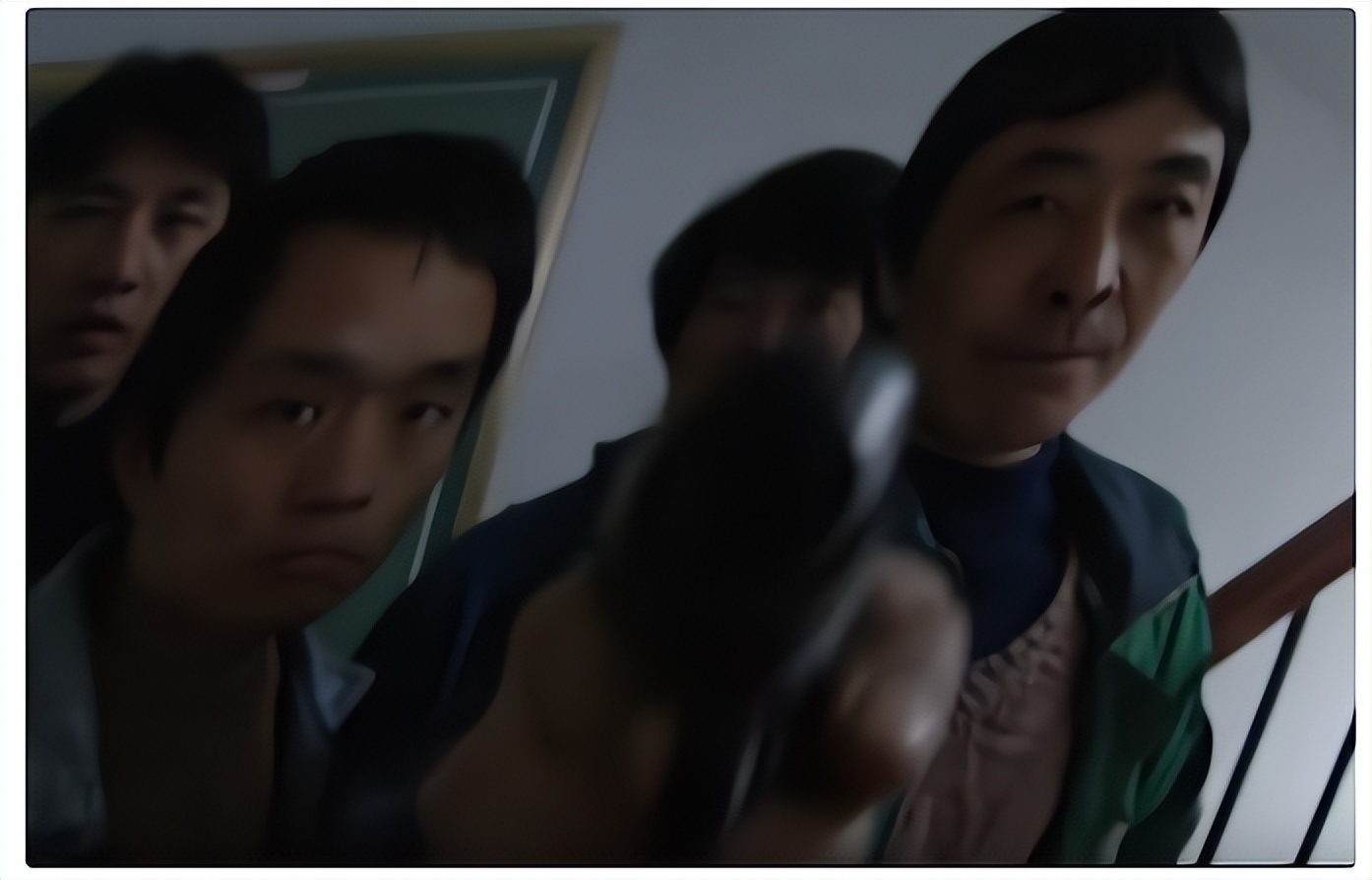 《征服》和《12.1枪杀大案》就像孪生兄弟，一个艺术，一个真实