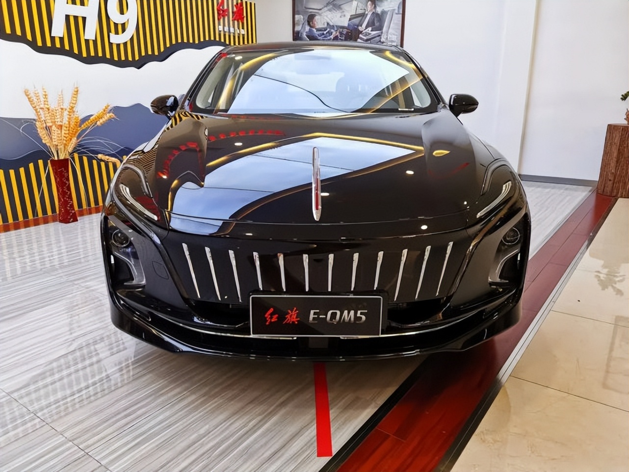 红旗轿车最便宜的多少钱(红旗轿车多少钱)