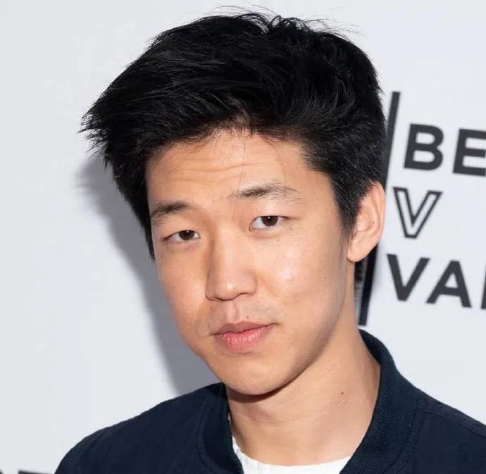 #今日头条热搜点#这两位元老主演威廉和乔雅宣布退出演员场合