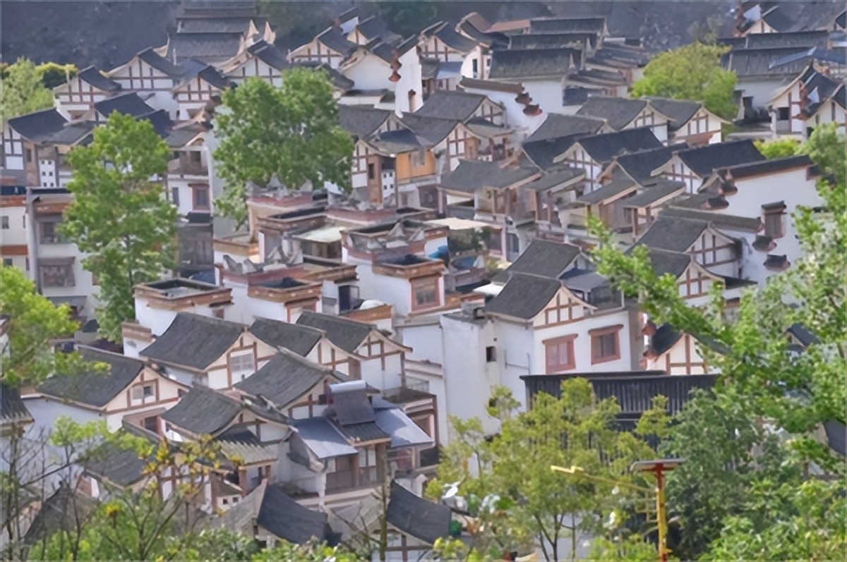 汶川地震后，8万遇难同胞的银行存款和贷款，该如何处置？