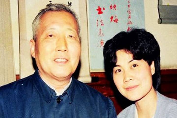 于是之病逝9年了，遗孀李曼宜的选择令人泪目