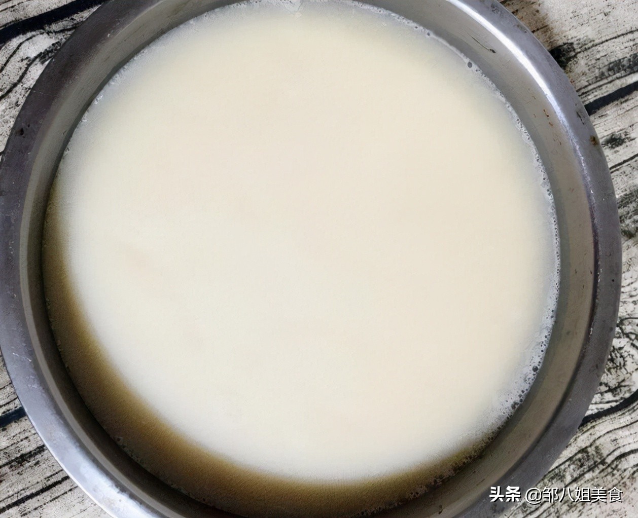 熬猪油，焯水还是不焯水？教你正确做法，猪油雪白不腥放得久