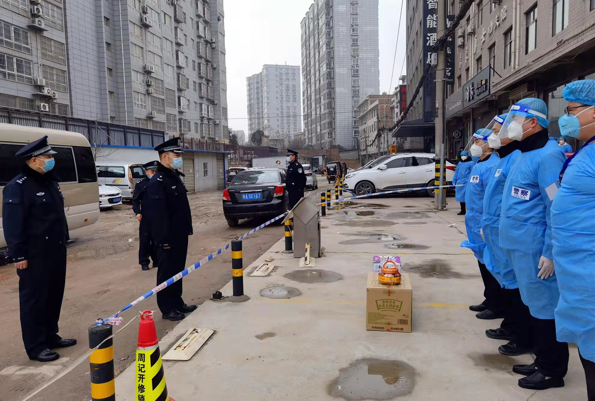 送关怀 暖警心 | 西安公安临潼分局党委书记、局长高少军同志看望慰问坚守常态化疫情防控工作一线的民警辅警