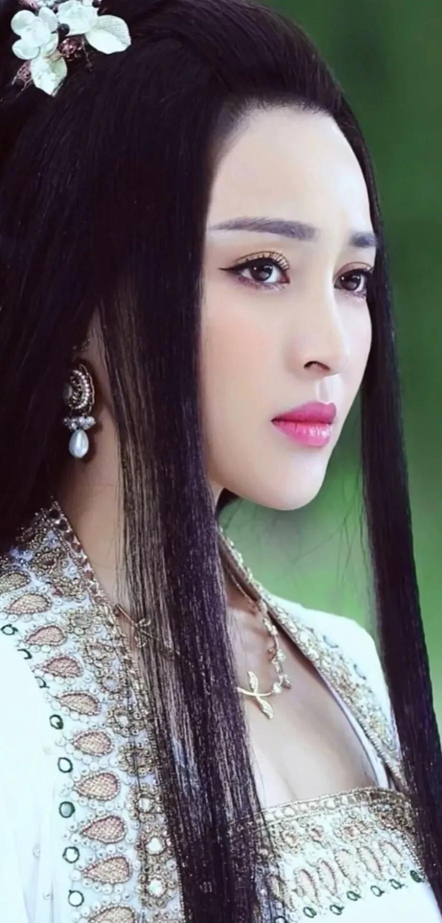 甘婷婷古装扮相还挺美的