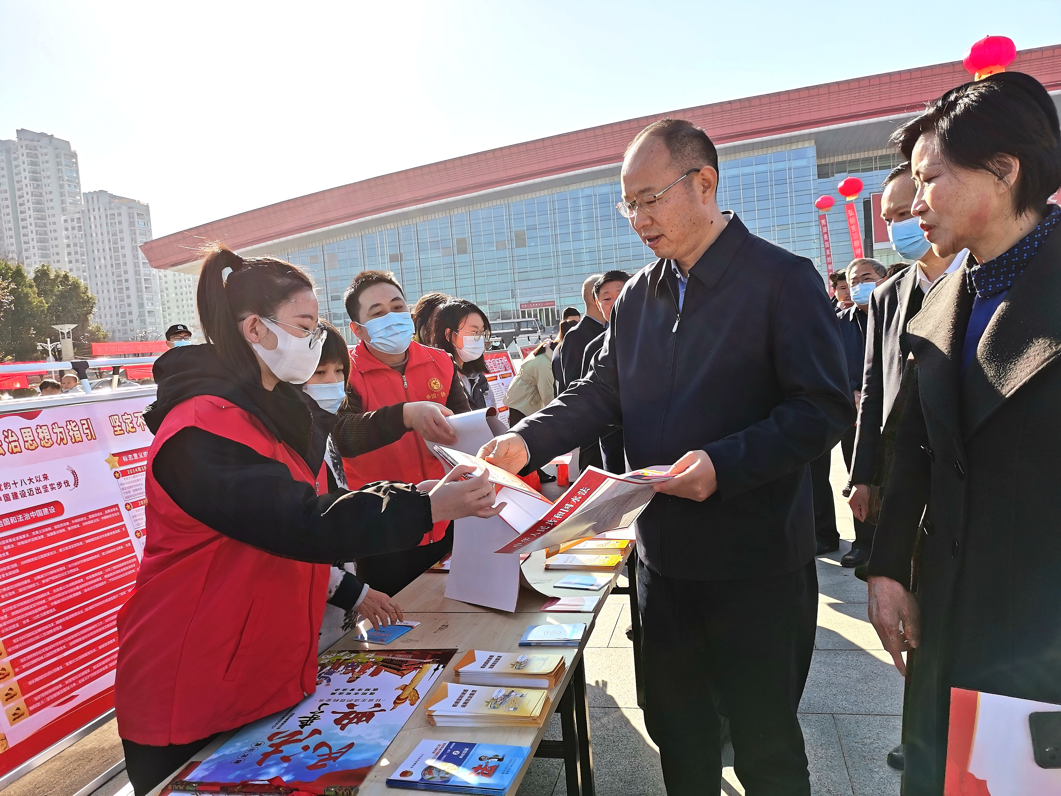 河南信阳举行2021年“宪法宣传周”主场活动暨“八五”普法启动仪式