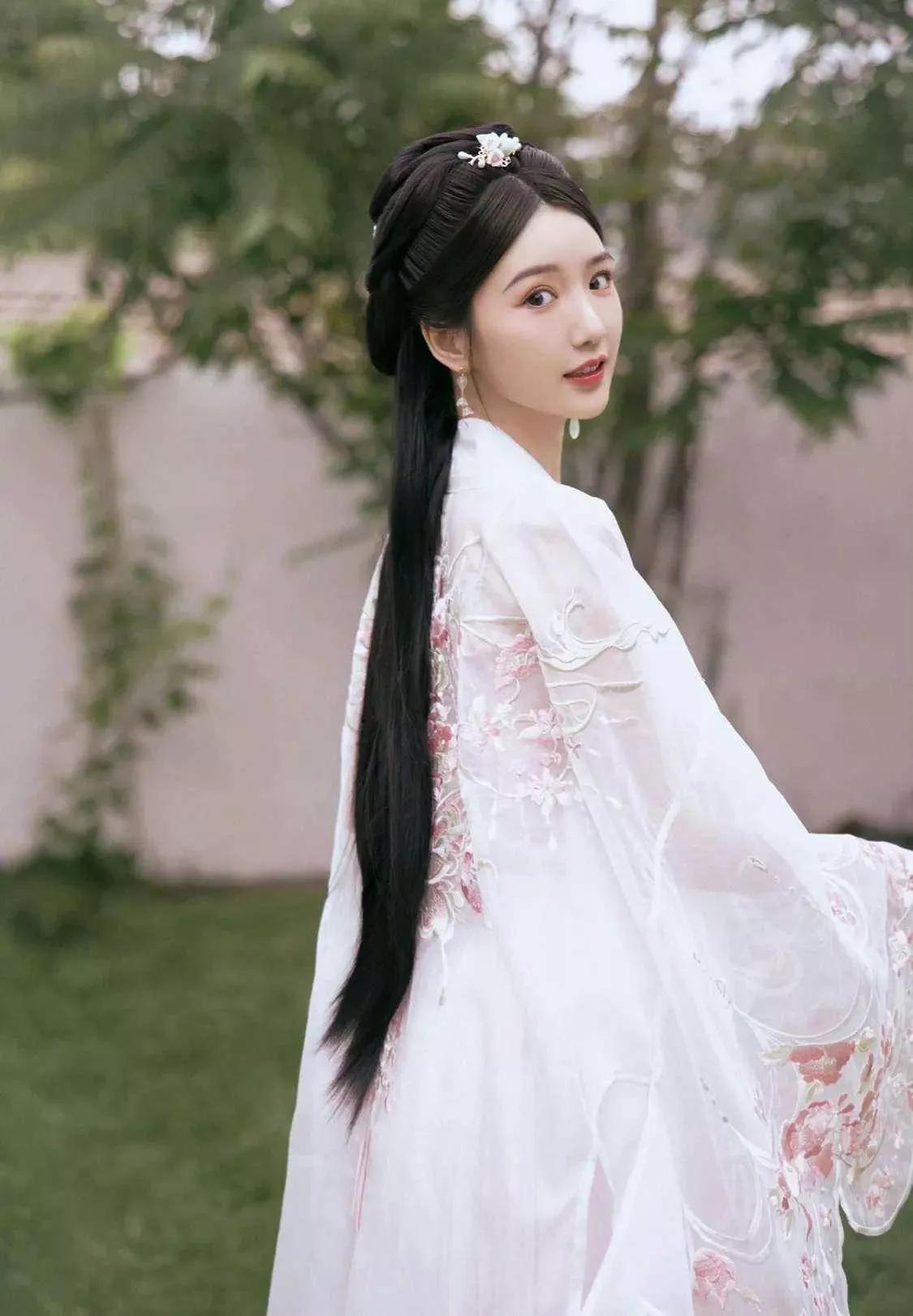 手机大片，女星王子文、李沁和毛晓彤