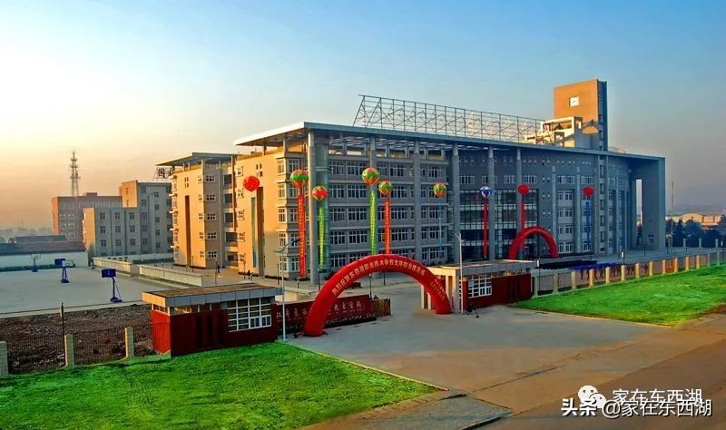 区教育局调研东西湖职校，要重视网安专业发展，服务中部网谷