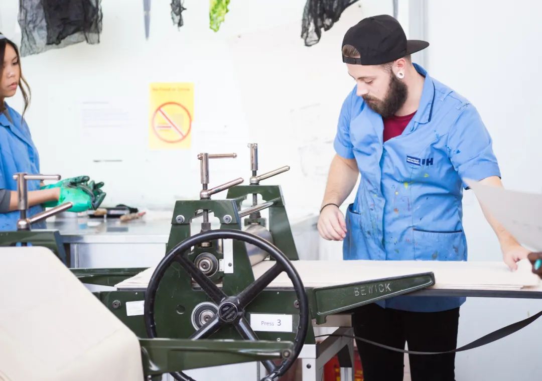 英国王牌级创意学院，原来这些好莱坞大片和设计名作出自他们之手