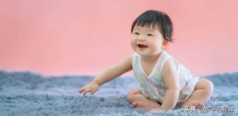 训练一个像婴儿一样“思考”的人工智能模型，突然变得优秀起来