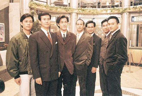 功夫足球\x20张卫健(从收视冠军看TVB兴衰史，盘点1992—2021年TVB年冠，差距就出来了)