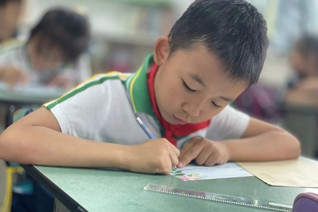 四川天府新区锦江小学与新疆一团中心小学开展书信手拉手实践活动