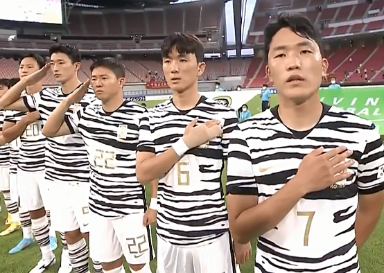 世界杯大比分新闻(3-0！韩国队狂飙，19年纪录诞生，反超日本队登顶，国足仍排第三)