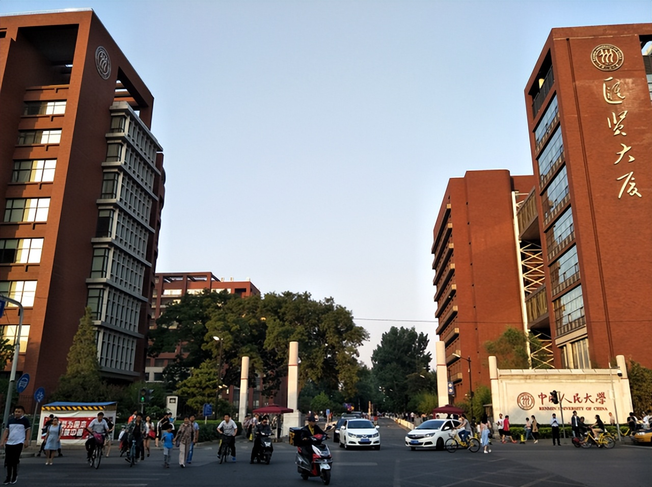 985大学投档分数线出炉，共分为四个梯队，2022级高考生可参考