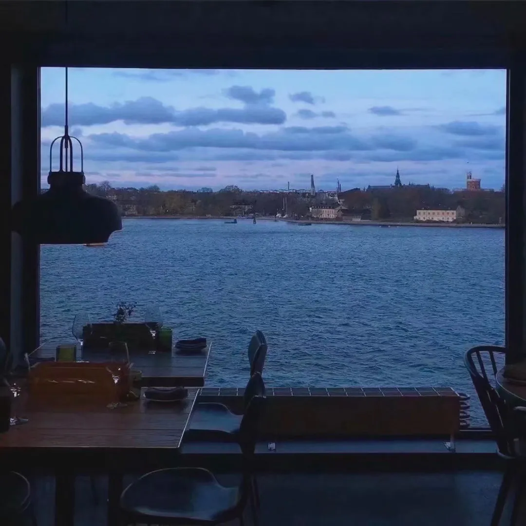 有关于蓝色灯光的说说配图「文案」 _qq说说网