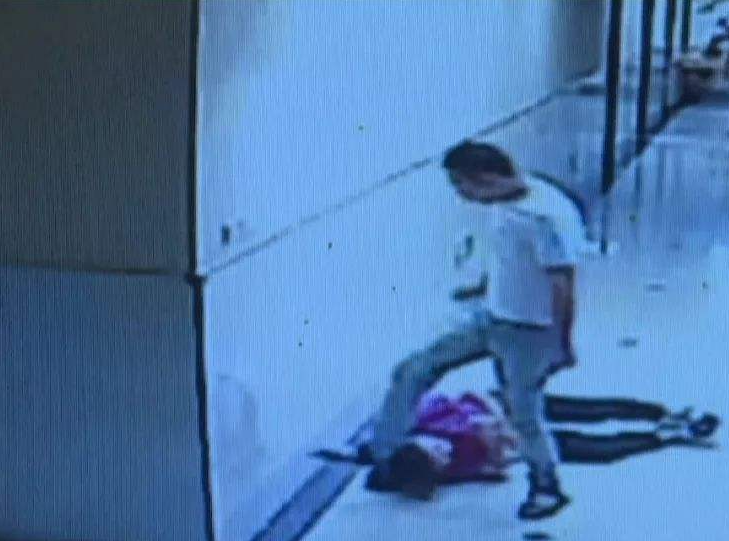 湖北女服务员的坎坷人生