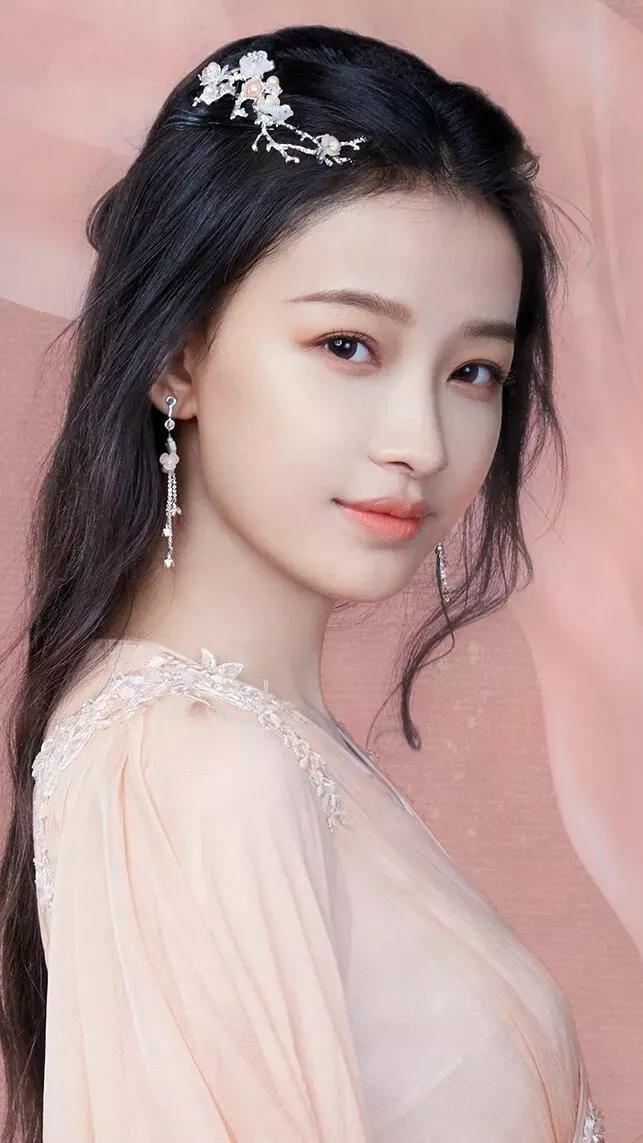 孙怡：清雅灵秀，甜美大方，温婉迷人