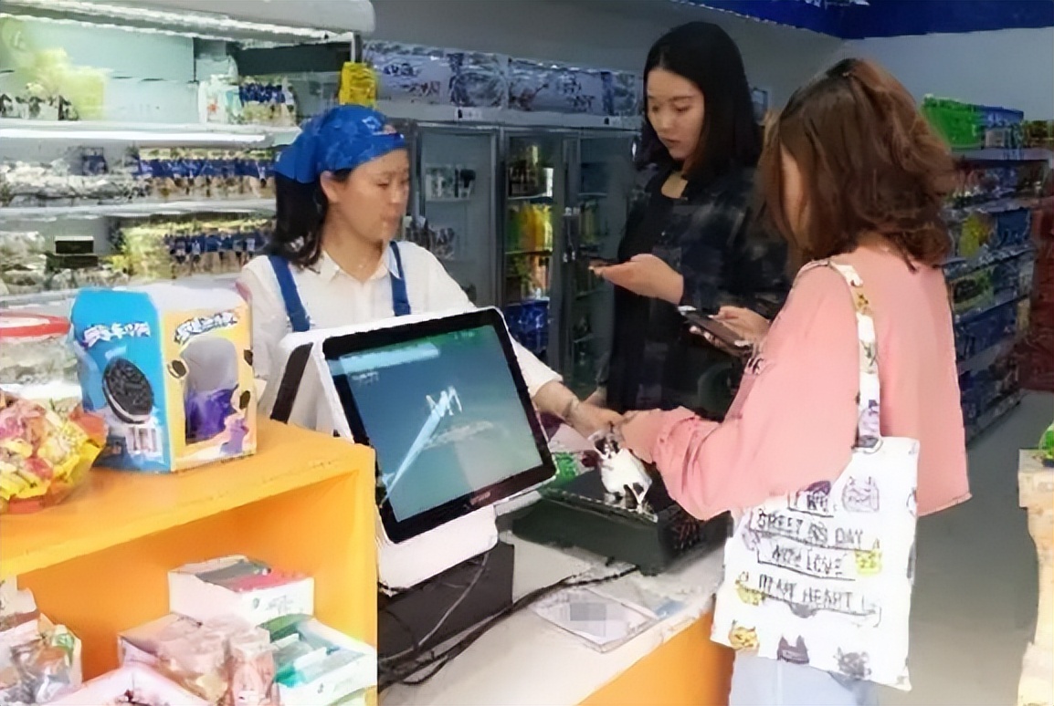 当代大学生频繁用“现金”说明什么？00后直率回答：开始掏家底了