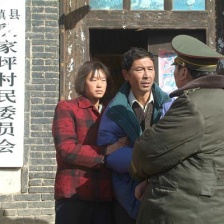 15年后再看《盲山》才懂：被拐卖的女大学生白雪梅为何逃不出大山