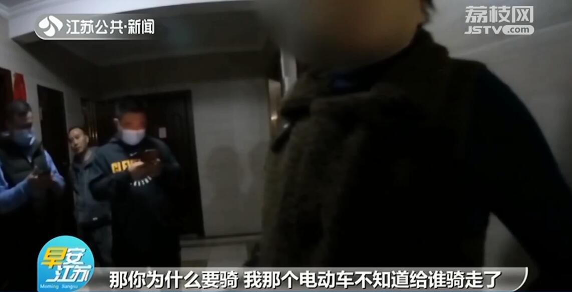 南京车主路遇自己被偷电动车 和民警守株待兔抓到贼