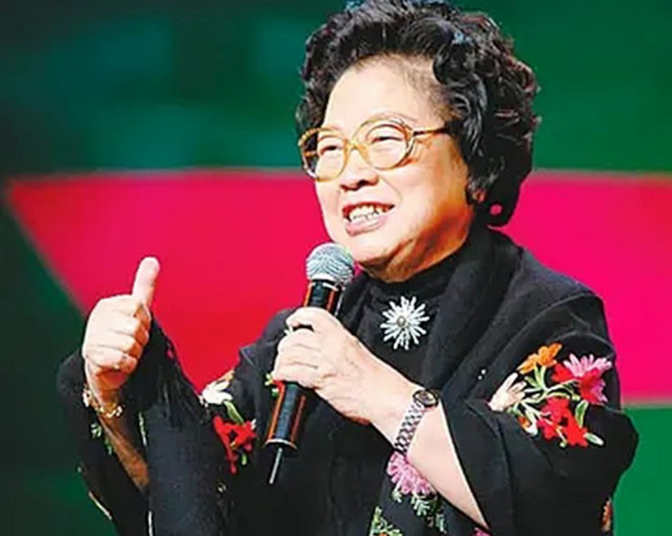 著名歌唱家王昆：和丈夫相伴71年，丈夫离世2个月后，她追随而去