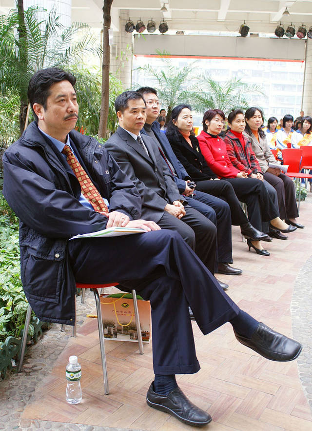 鲁迅孙子孙令飞做了2件石破天惊的事一是不顾家人反对，毅然到了日本留学；二是不顾