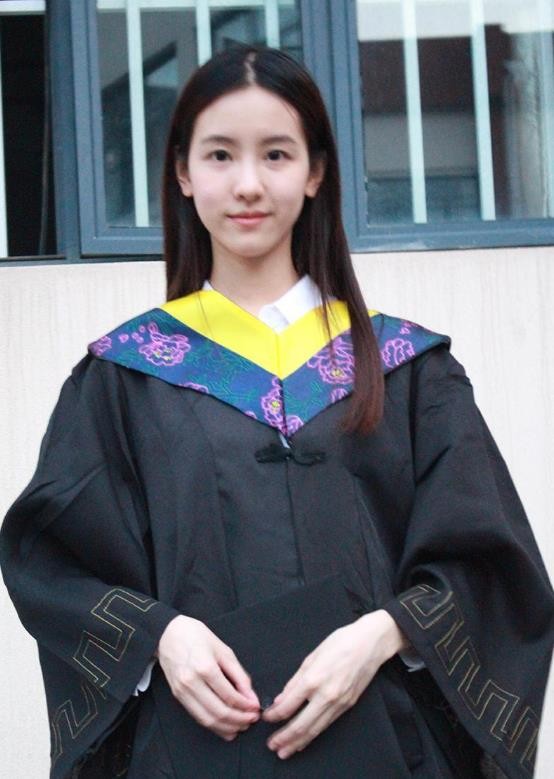 "最美校花"陈都灵:凭素颜力压章泽天,但演技拉跨获金扫帚奖