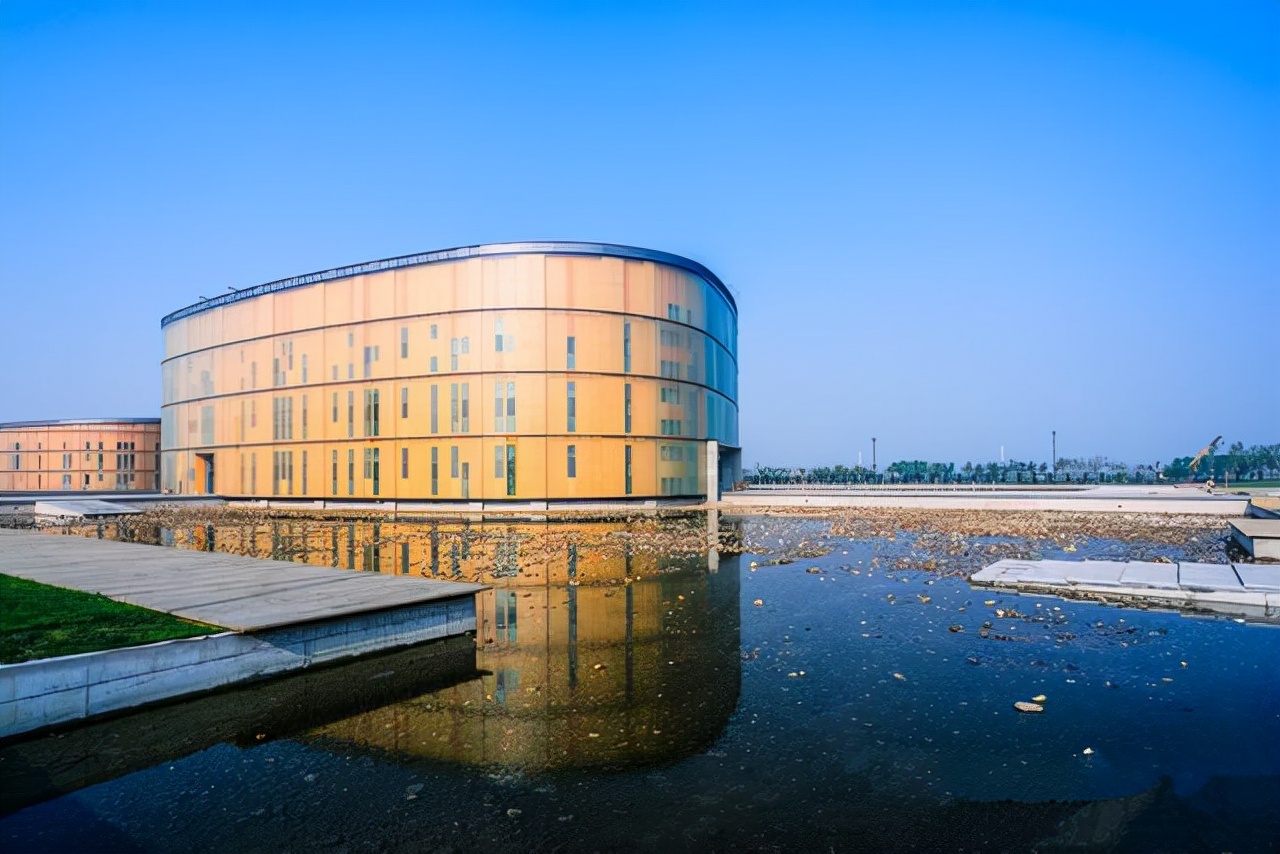 大连理工大学校长、东北大学校长和辽宁教育厅厅长，谁级别更高？