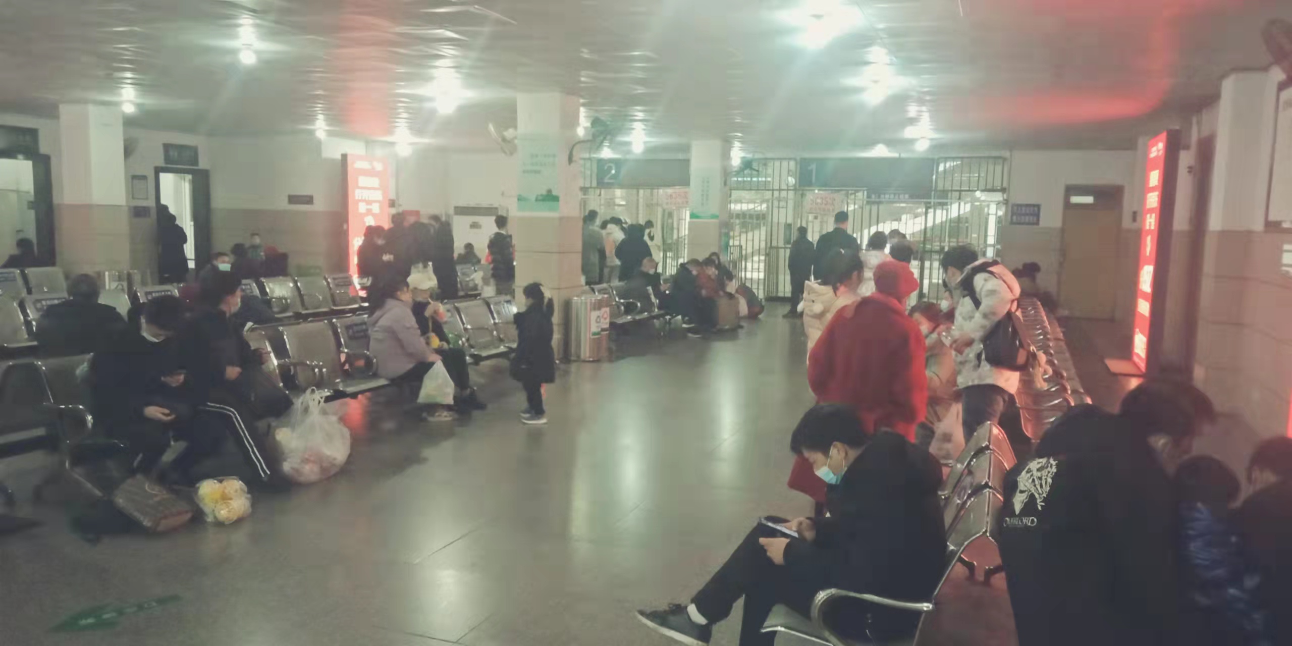 宜宾站的裴文新：一位老铁路人的最后一个春运