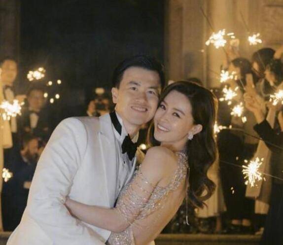 “拜金宠儿”吴千语：被林峰独宠五年10分钟刷80万，后投富豪怀抱