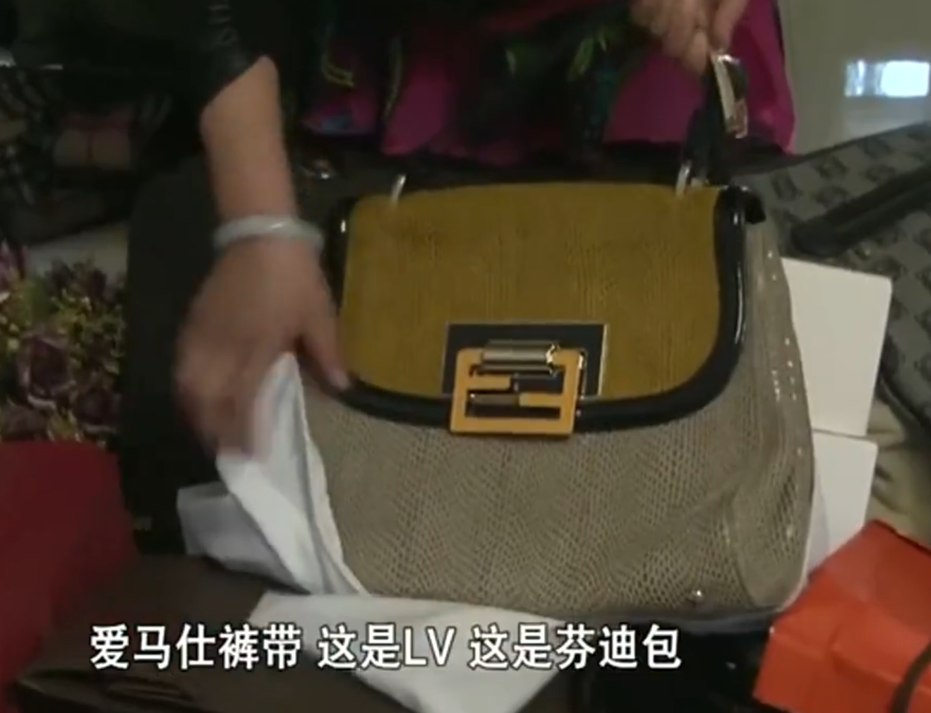 辽宁富家女：每天早饭300块，一双鞋穿三次就扔，喜欢和母亲对打
