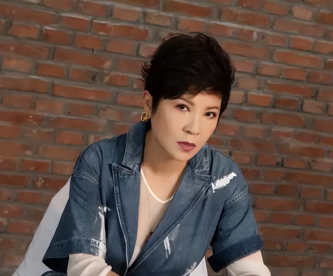 杭天琪：二婚嫁小13岁老公，47岁冒险生二胎，如今婚姻状况如何？