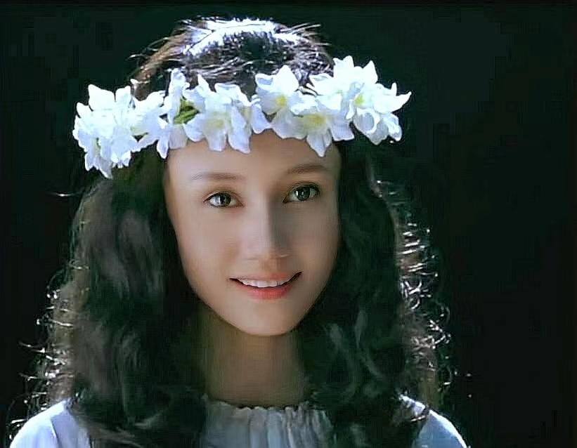 有一种“毁容”叫眼睛凹陷！杨幂比同龄人老10岁，陶虹直接认不出