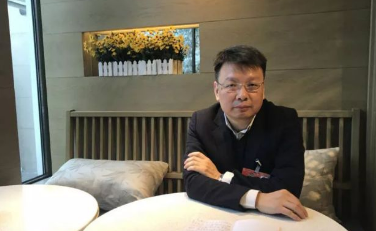 从小护士到百亿富豪，手握近8000项技术，从苹果公司赚百亿利润