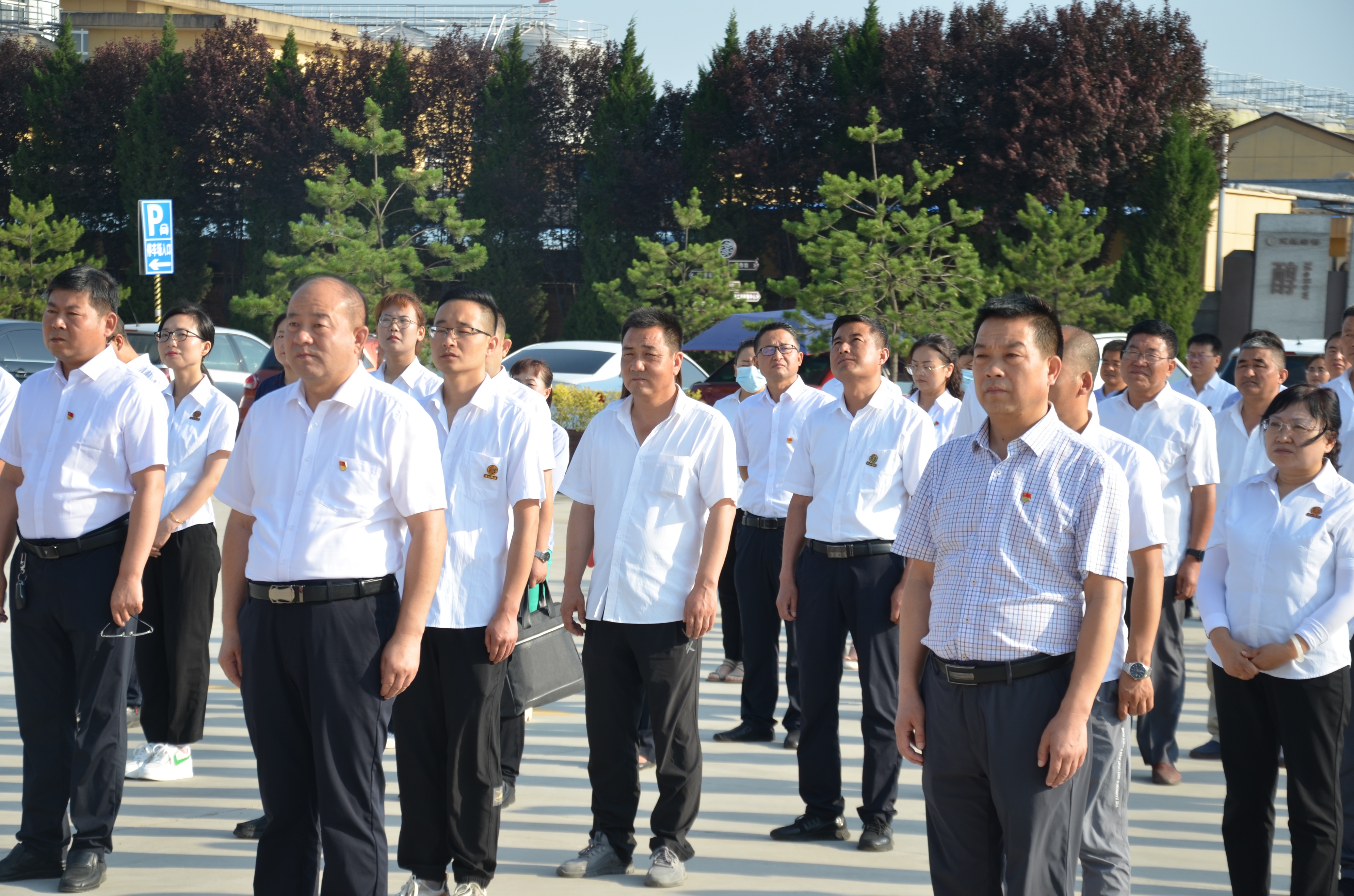 喜迎二十大，奋进新征程：工业园区机关党支部与企业共庆党的生日