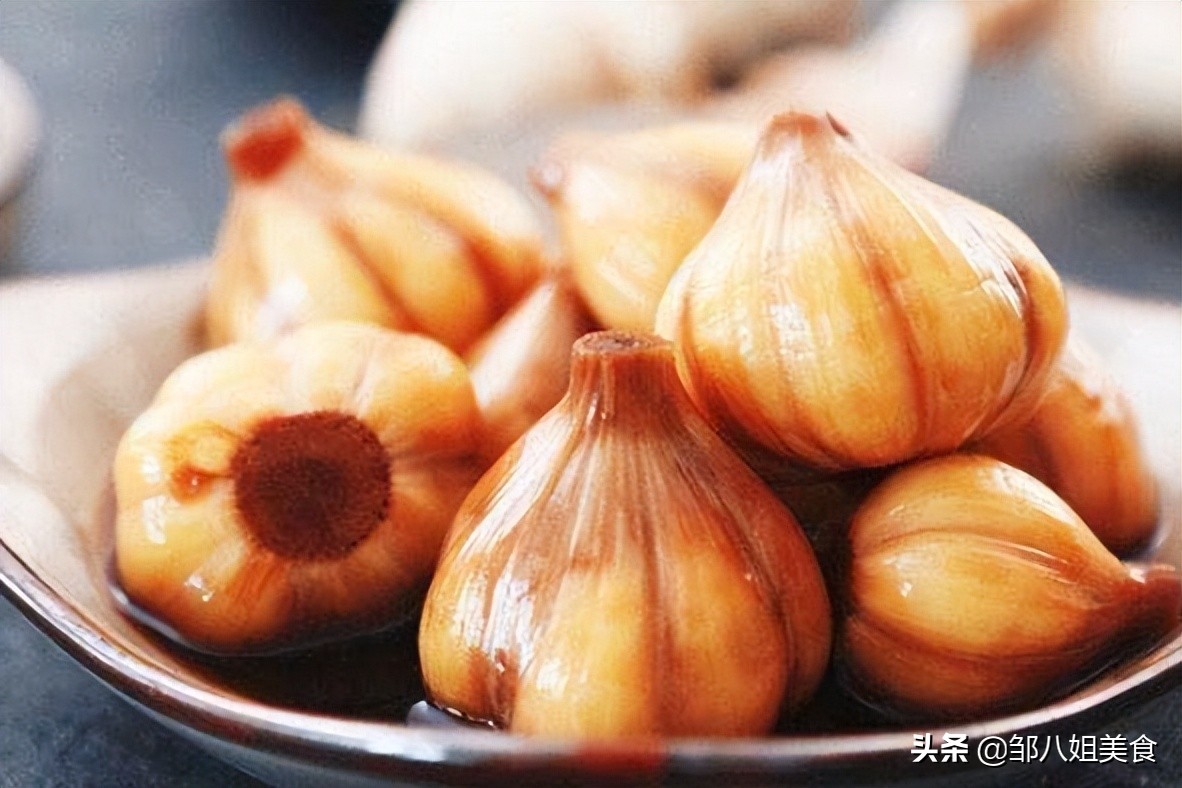 糖蒜的做法（教你小诀窍做酸甜脆爽的糖蒜）