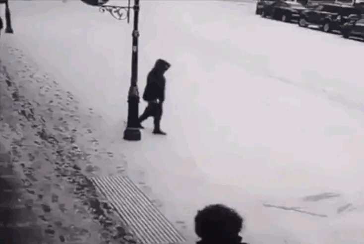 爸，你旁边的叔叔好帅，爸爸：这是你妈，网友当场笑喷了，哈哈哈