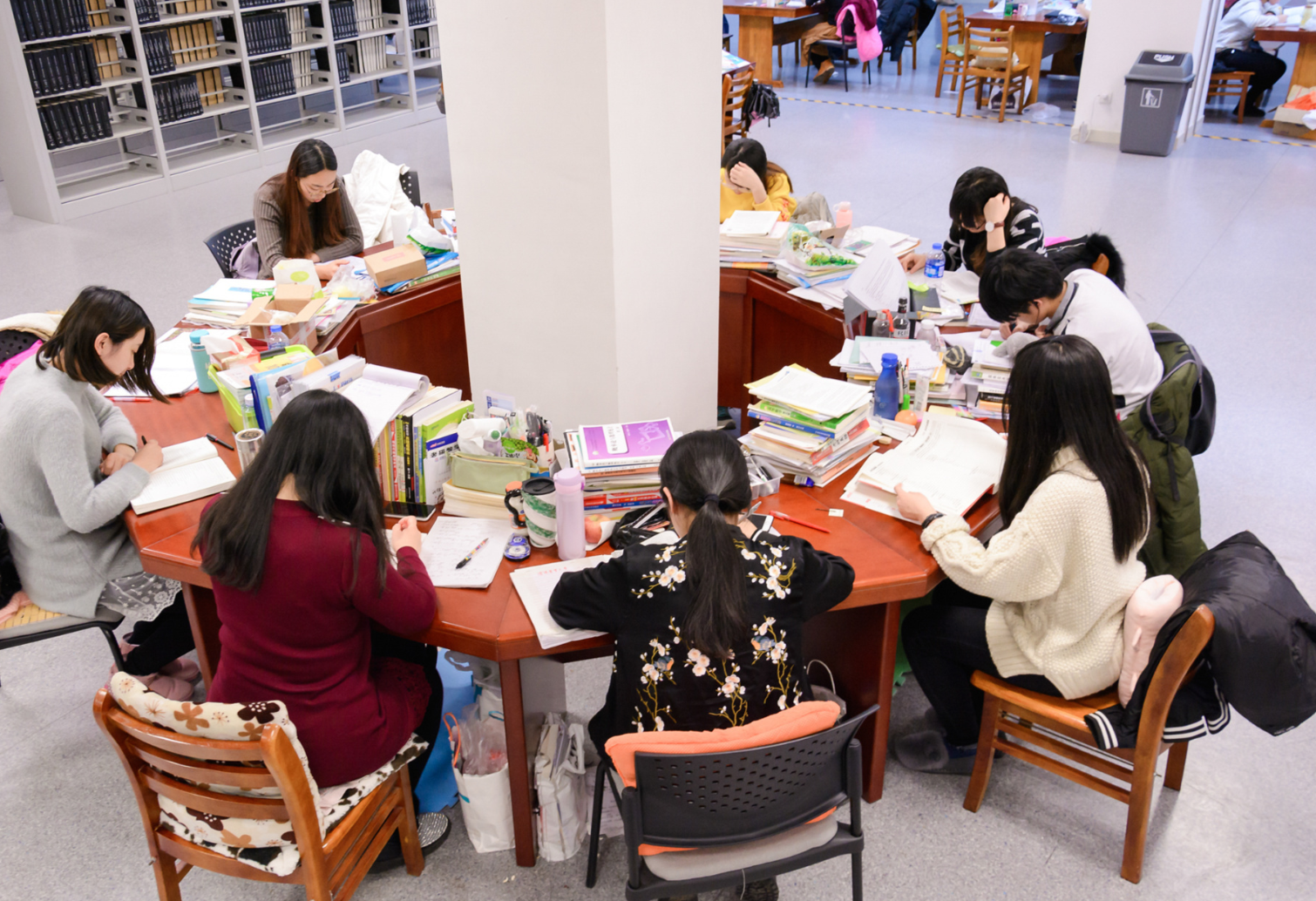 2022事业单位迎来喜讯，五种事业编有望升为公务员，待遇随之提高