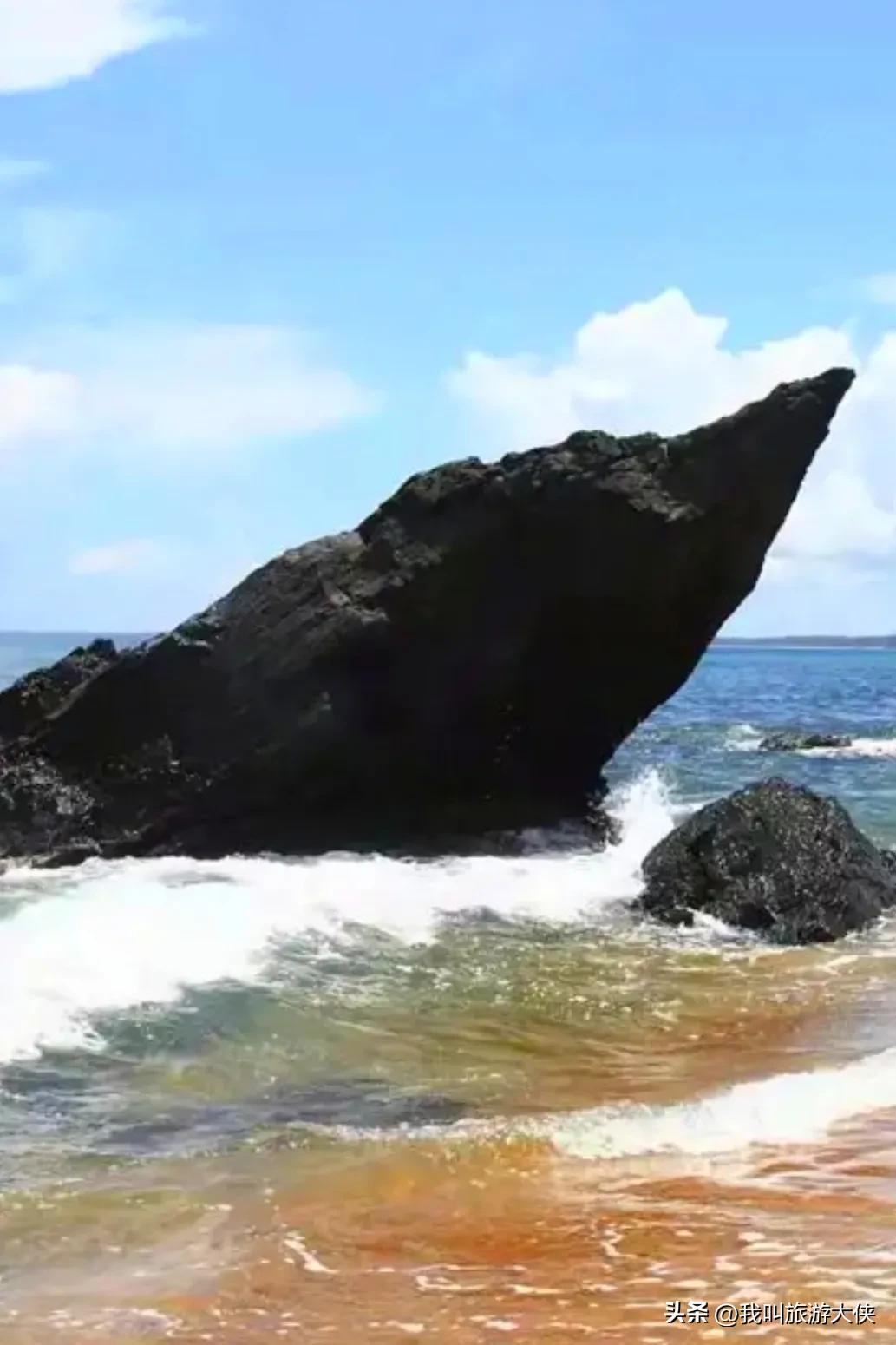 万宁山钦湾，这里有最独特的海石景观。