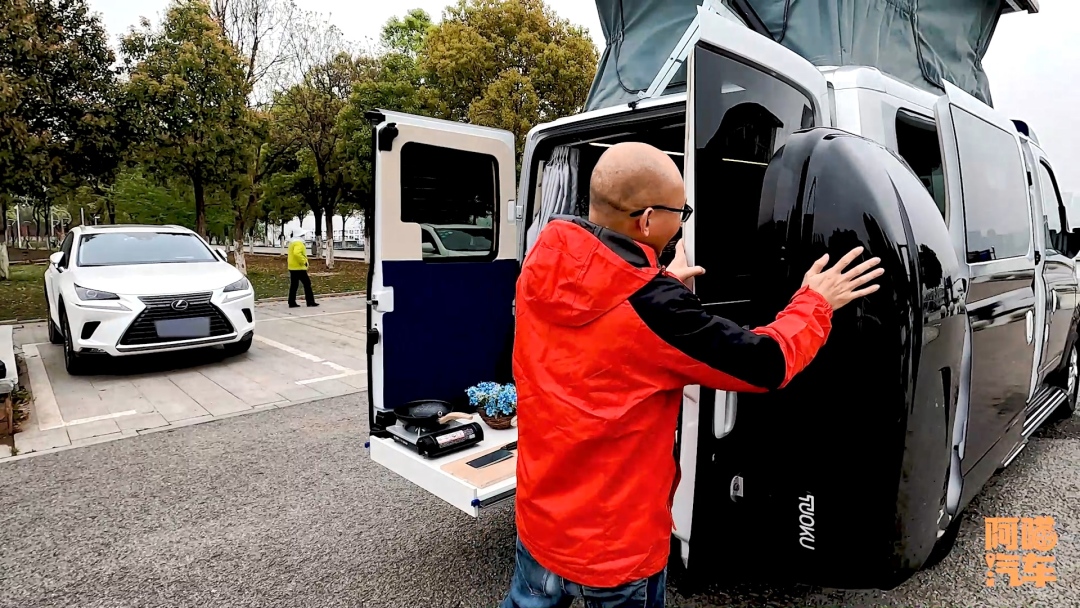 朋友花半年造了台露营车，槽点不少但确实用心了，说实话你会买吗