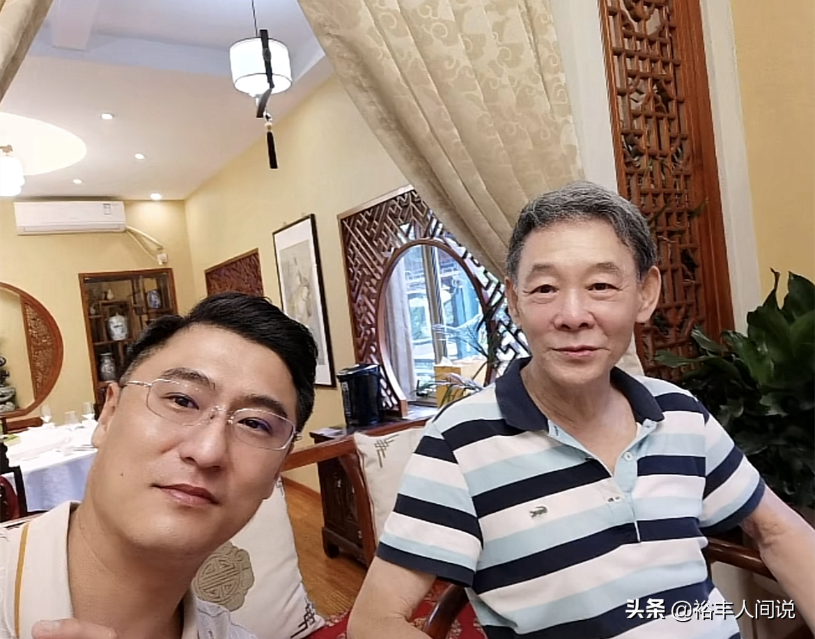 老戏骨李光复俩儿子近照曝光！长子热衷于打高尔夫，次子高大帅气